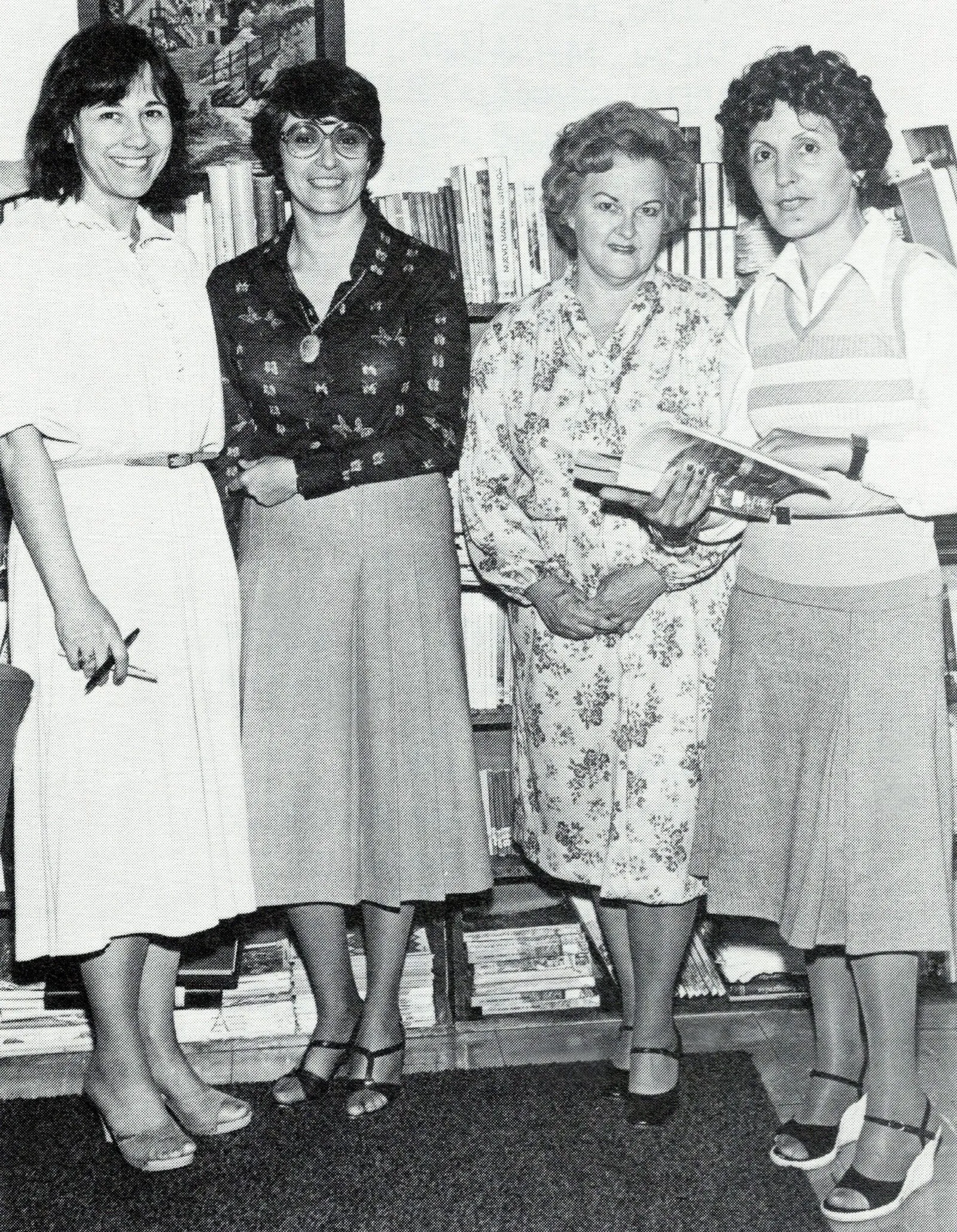 Cuatro de las mujeres de la Comisión Esperanza de Damas Argentinas, fundadoras de la Escuela.